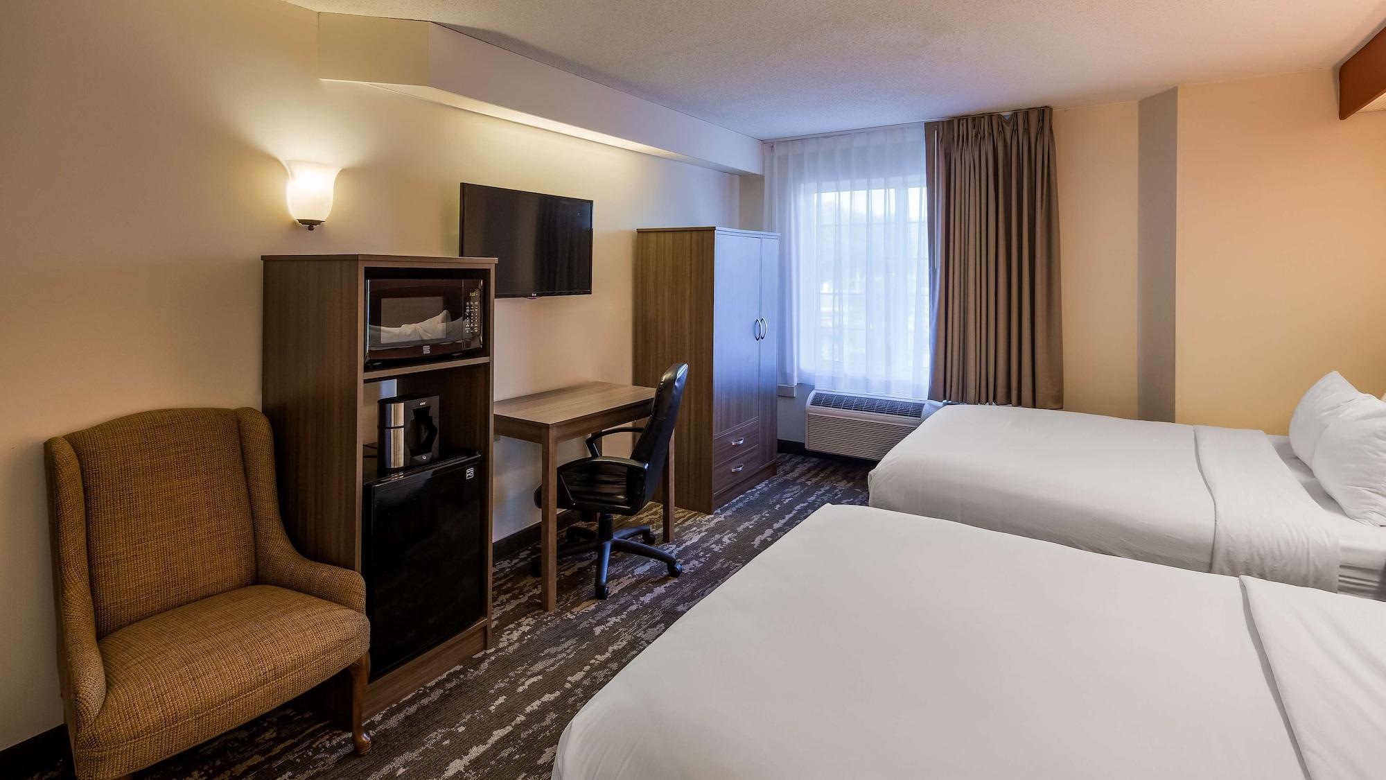 Charlevoix Inn & Suites Surestay Collection By Best Western 외부 사진