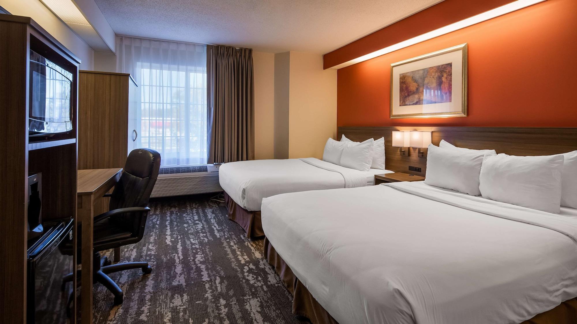 Charlevoix Inn & Suites Surestay Collection By Best Western 외부 사진