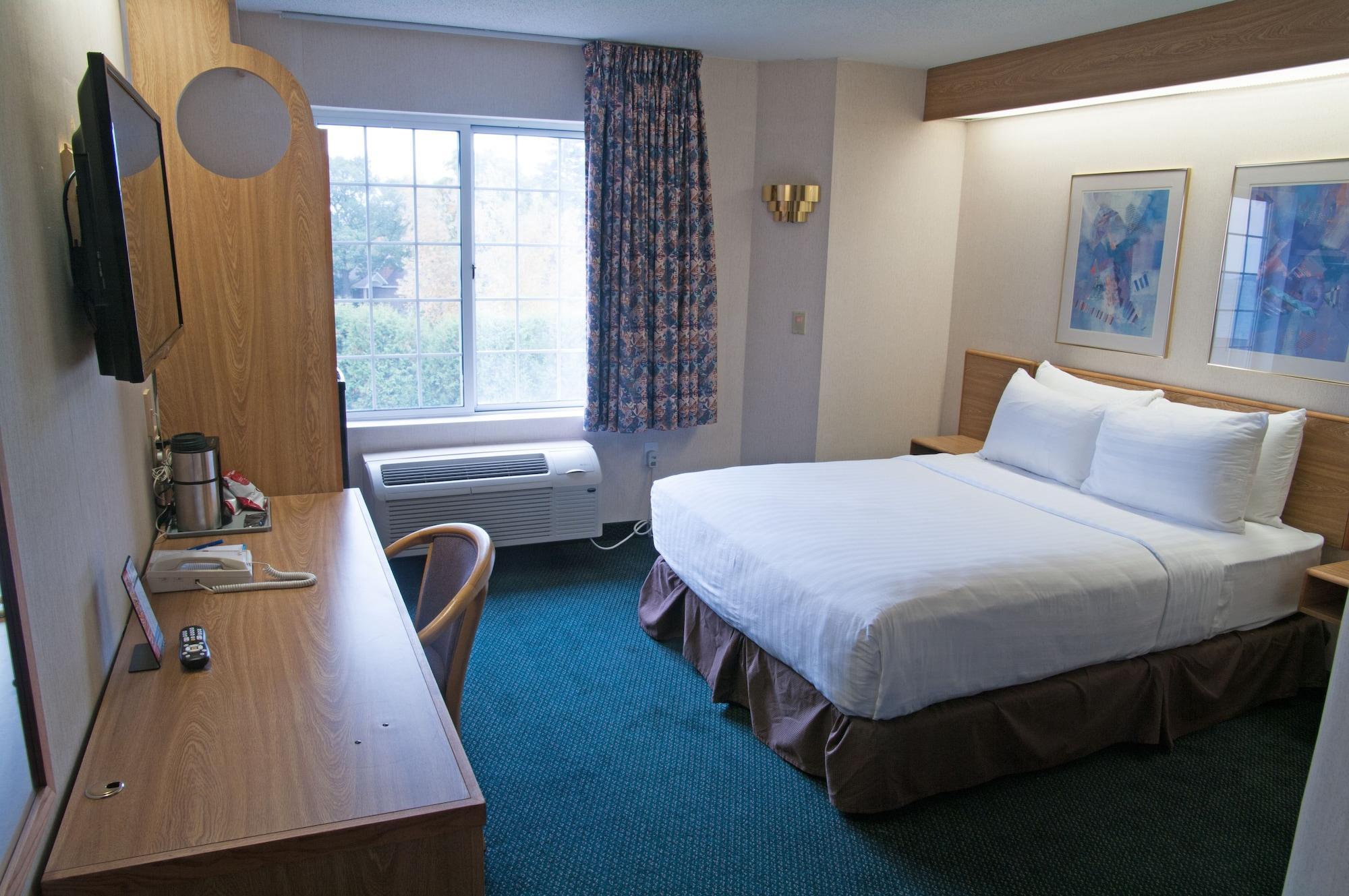 Charlevoix Inn & Suites Surestay Collection By Best Western 외부 사진