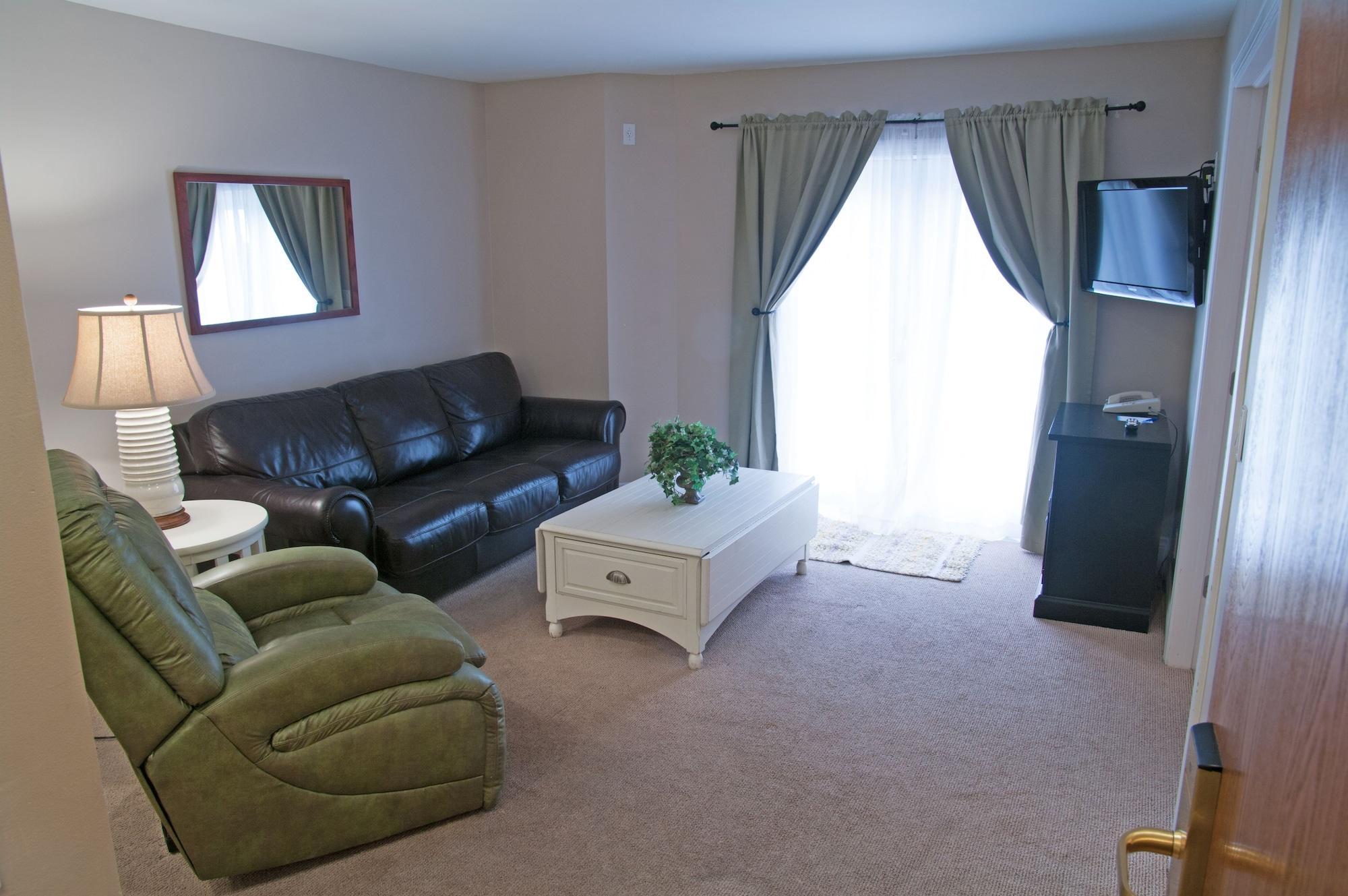 Charlevoix Inn & Suites Surestay Collection By Best Western 외부 사진