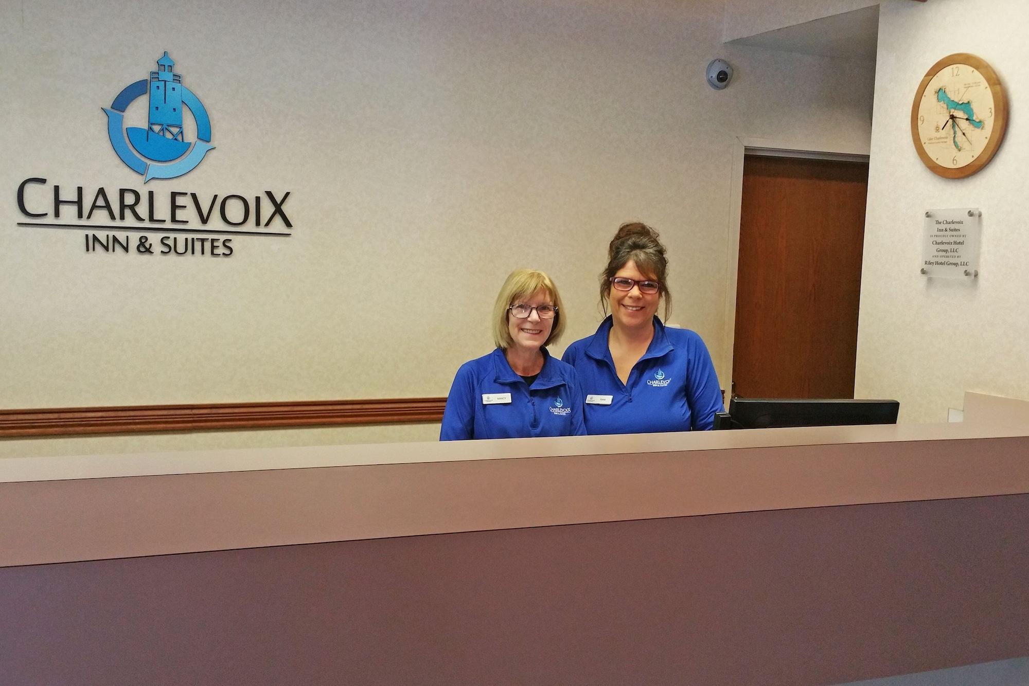 Charlevoix Inn & Suites Surestay Collection By Best Western 외부 사진