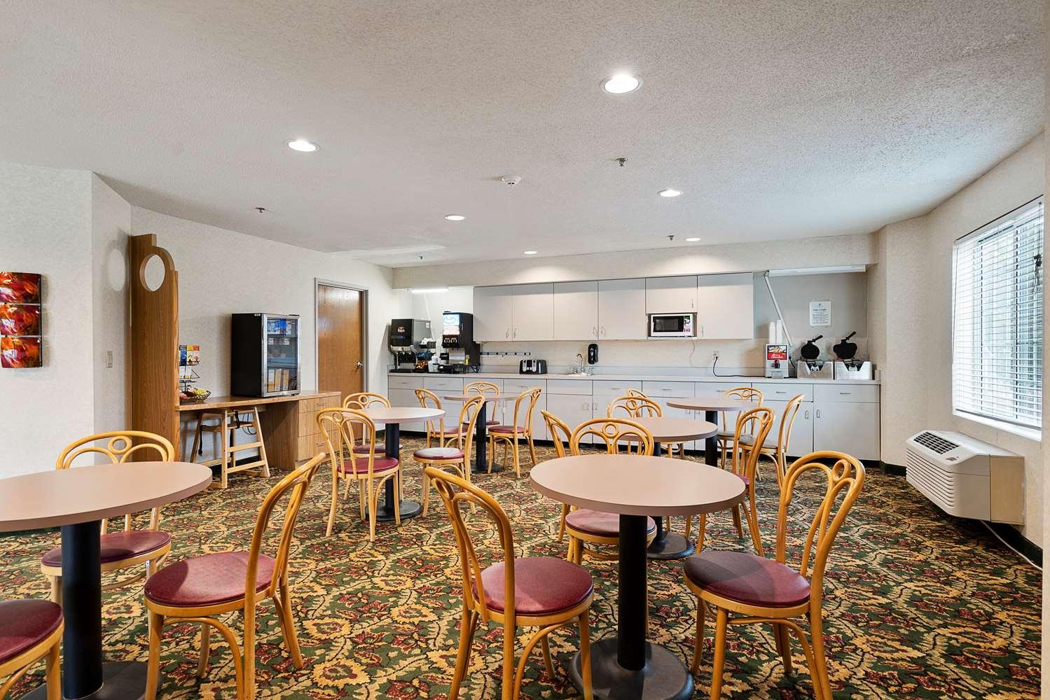 Charlevoix Inn & Suites Surestay Collection By Best Western 외부 사진
