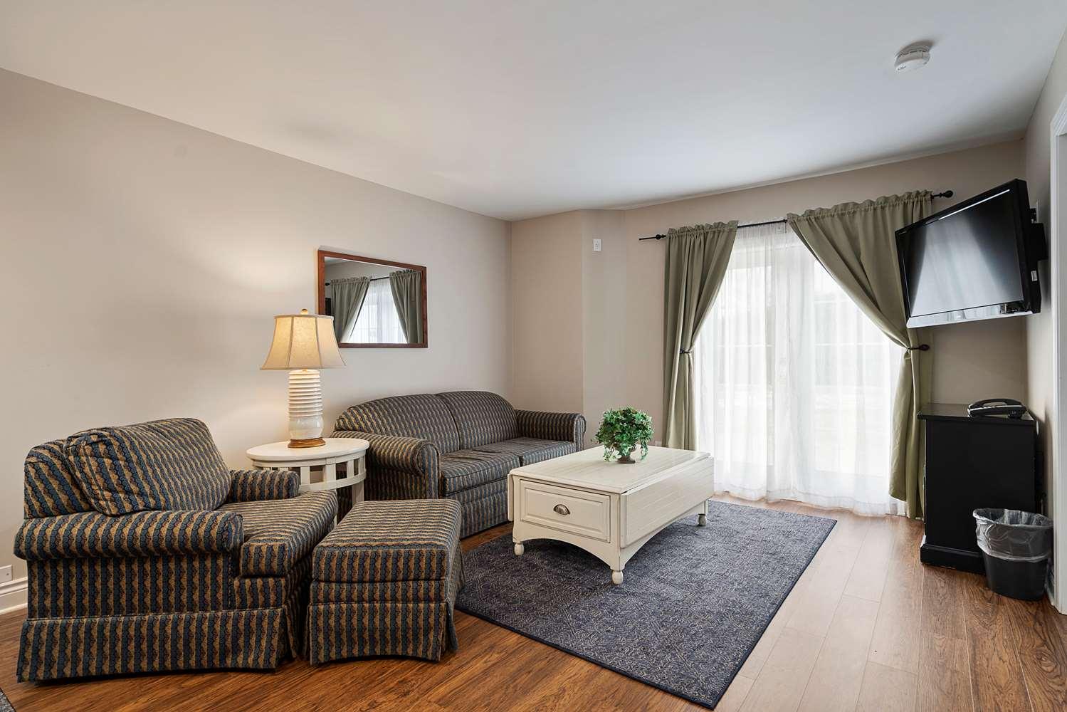 Charlevoix Inn & Suites Surestay Collection By Best Western 외부 사진